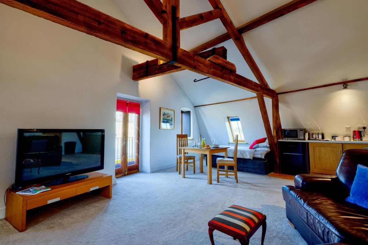 Central Studio Suite - Modern Stay With Free Wifi Stamford Exterior photo